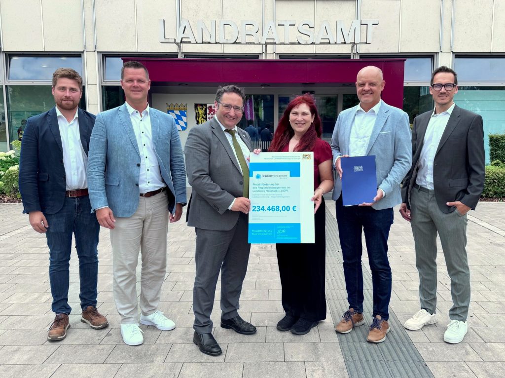 Für die neue Förderperiode erhält das Regionalmanagement im Landkreis Neumarkt fast 250.000 € Fördermittel vom Freistaat Bayern.